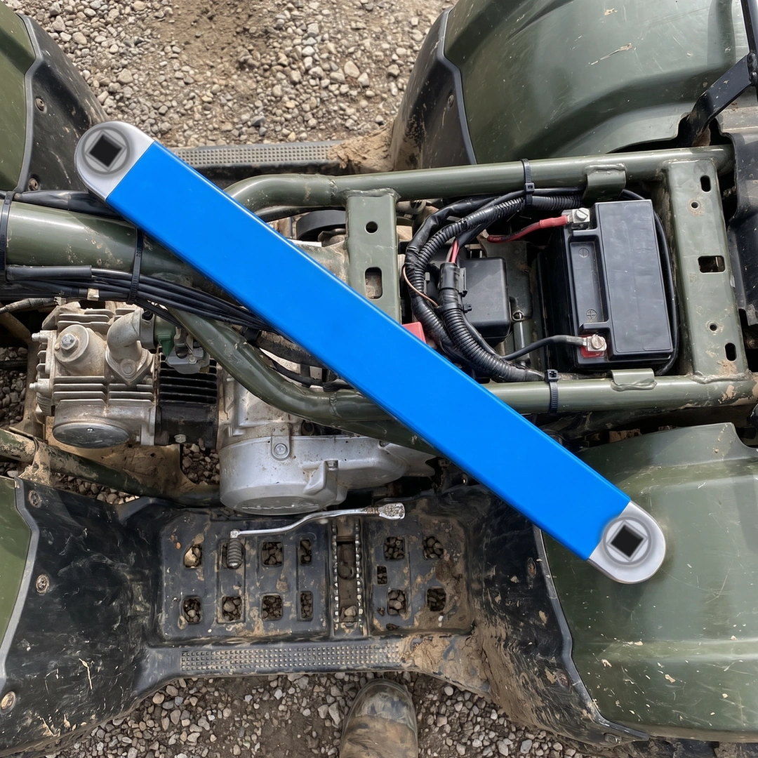 La rallonge sur le moteur d'un quad
